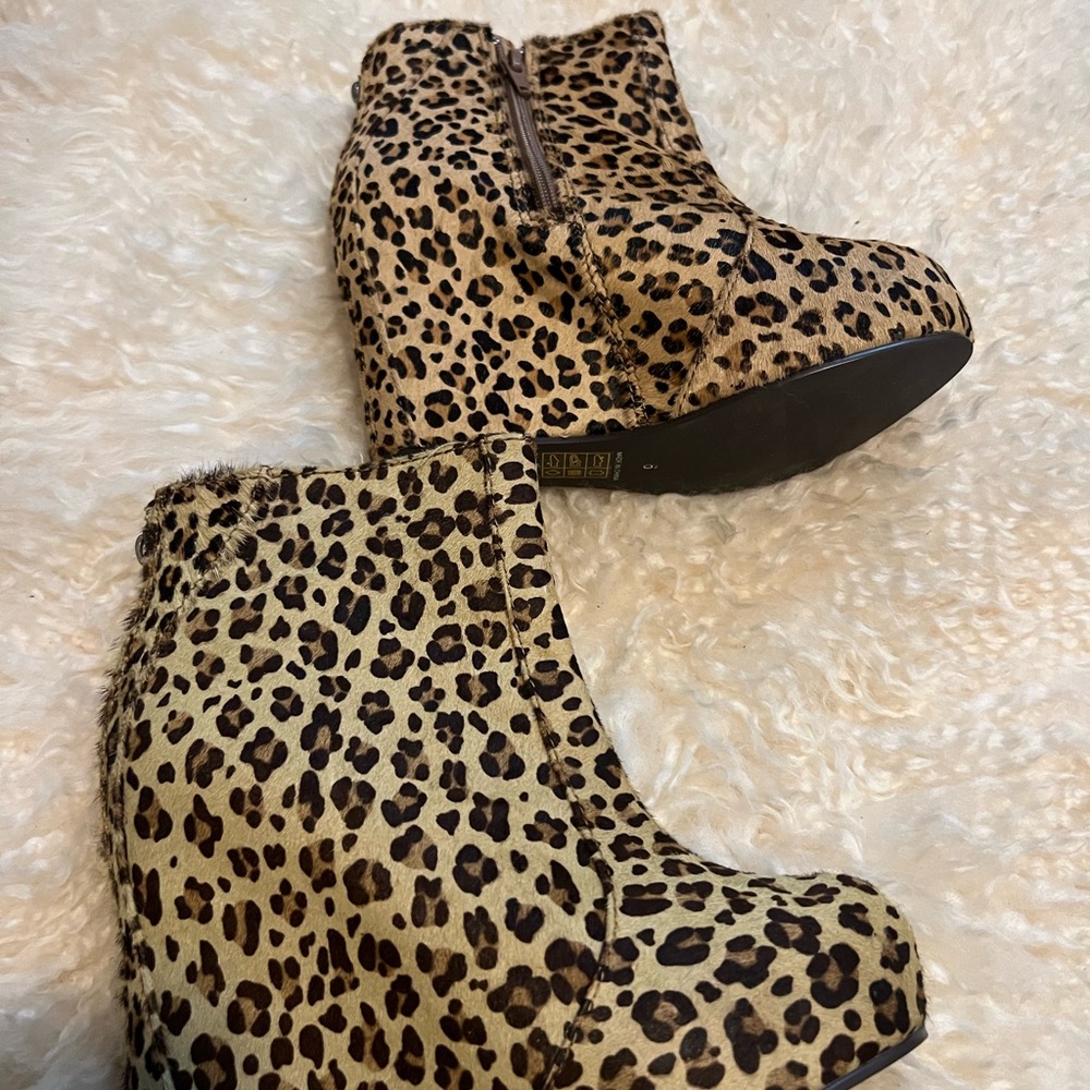 Jeffrey Campbell 'Pixie Fur' Leopard Print Wedge … - image 3